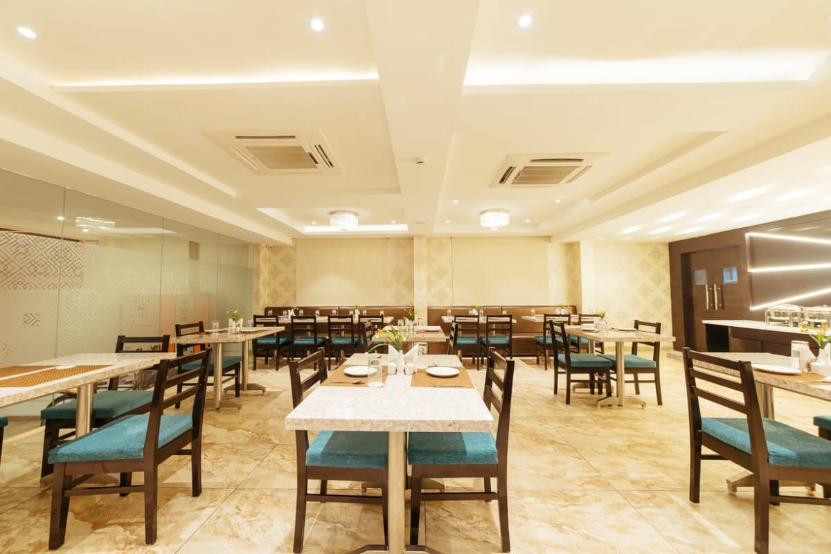 Radical Palace Hotel And Restaurant Lucknow Zewnętrze zdjęcie